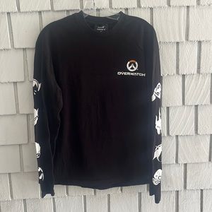 FOREVER 21 men’s OVERWATCH long sleeve T-shirt size S